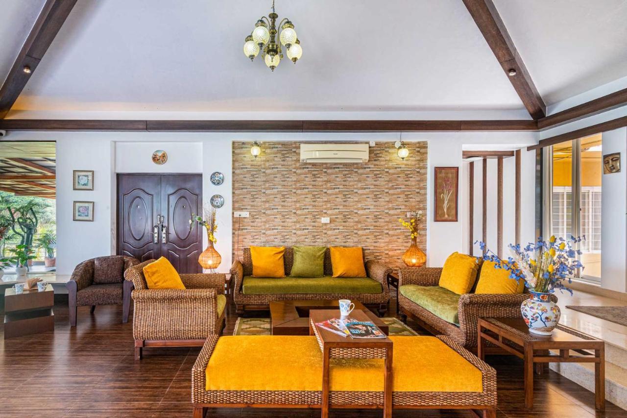 Ekam Lake House By Stayvista With Mountain & Lake Views, Outdoor Jacuzzi, Sauna, Modern Amenities & Kitchen Garden Pune Exterior foto